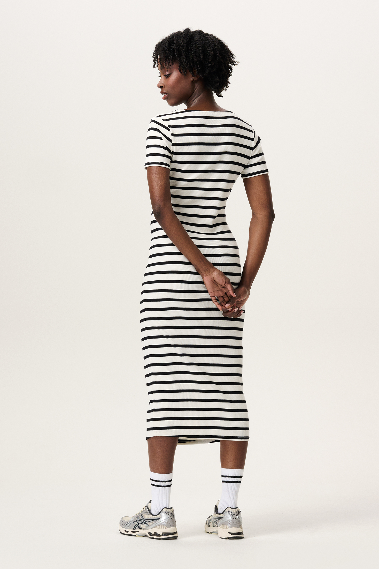 Robe rayée noir et crème M – Image 3