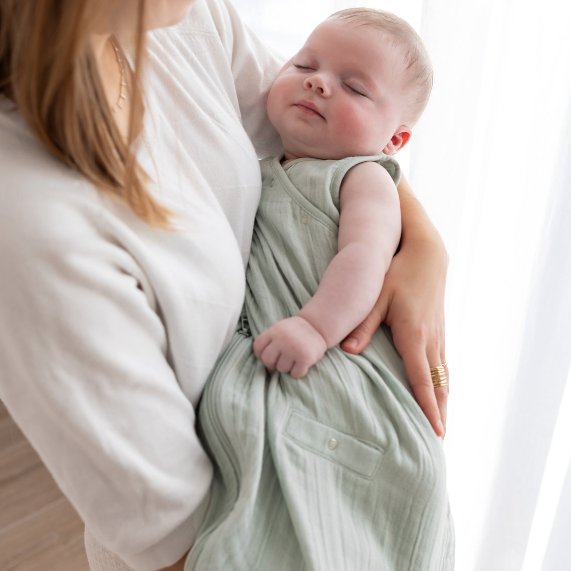 Bemini Gigoteuse sans manches 1-4m été tog 0.5 Gaze douce Amande Oeko-Tex – Image 2