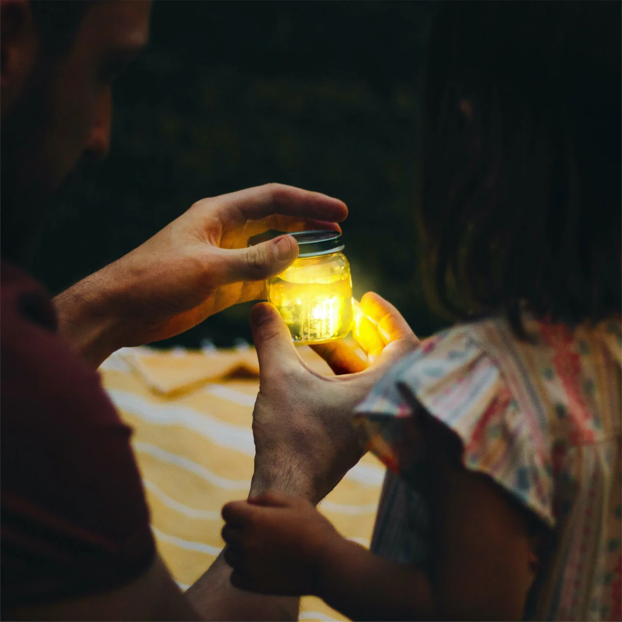 Glo Pals – Personnage lumineux pour le bain avec 2 cubes – Alex - Jaune – Image 2